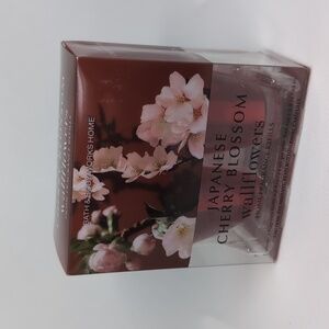 NWT Bath & Body Works Japanese Cherry Blossom Wallflowers Refills (2 Pack)